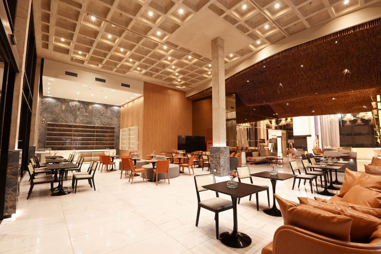 Novotel Santa Cruz De La Sierra Exteriör bild