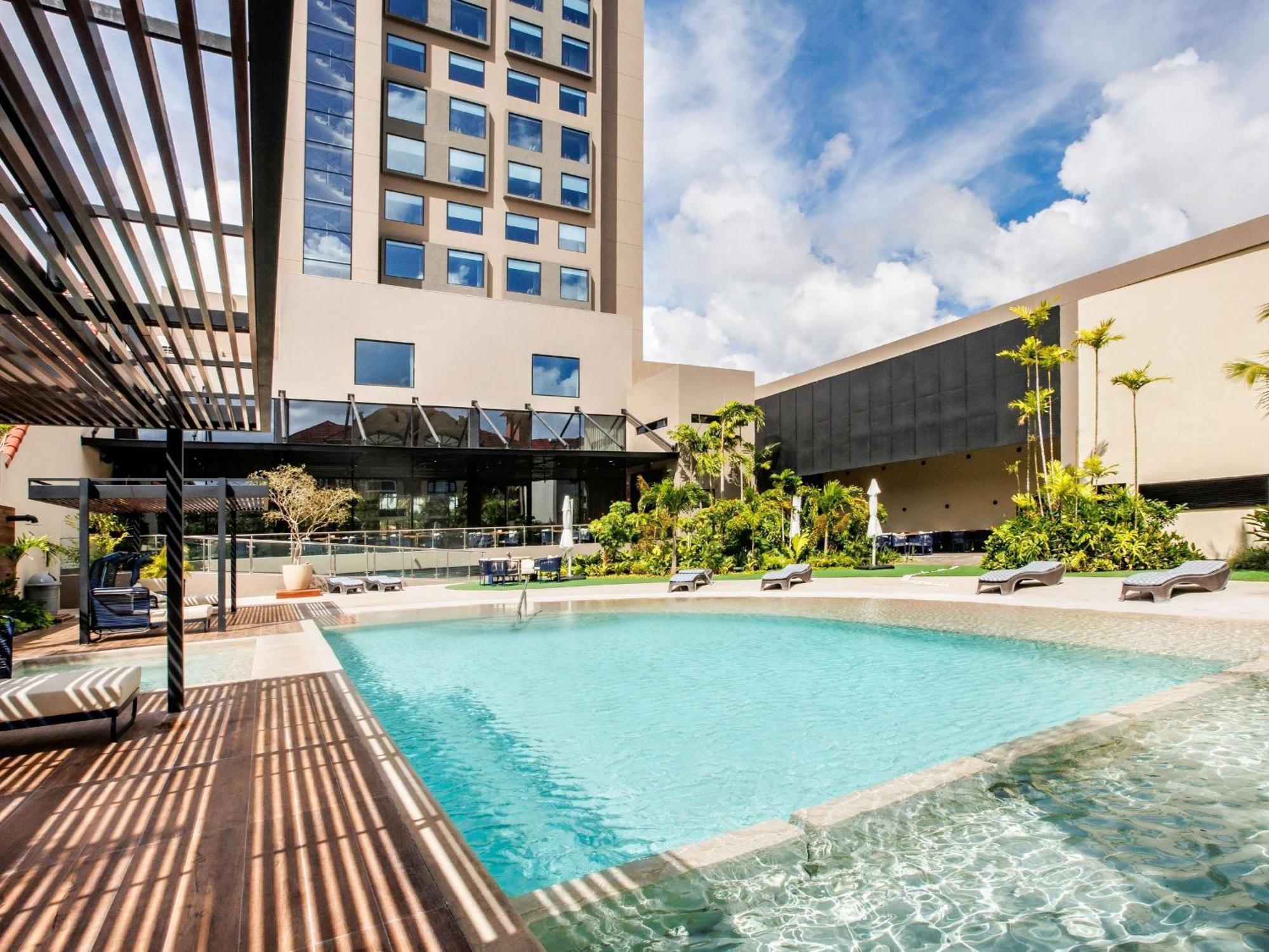 Novotel Santa Cruz De La Sierra Exteriör bild